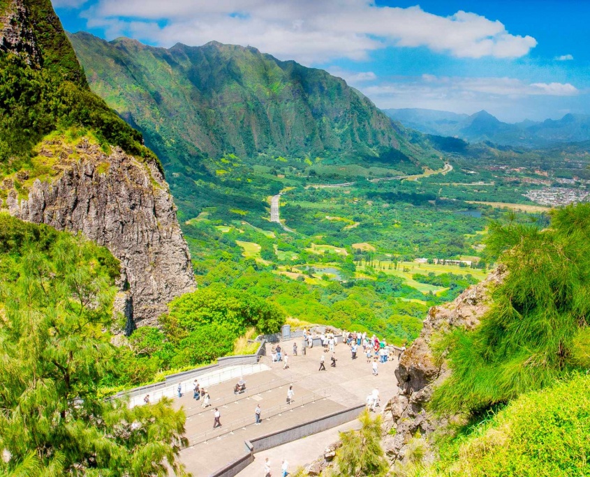 Pali Lookout aloha hawaii tours sites and bites tour see breathtaking view oahu