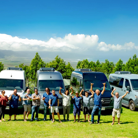 Hawaii Tours Team And Vehicle