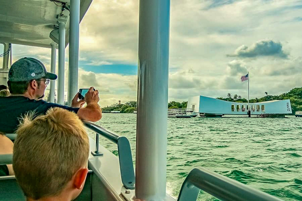 Pearl Harbor Tour Boat And Arizona Memorial 