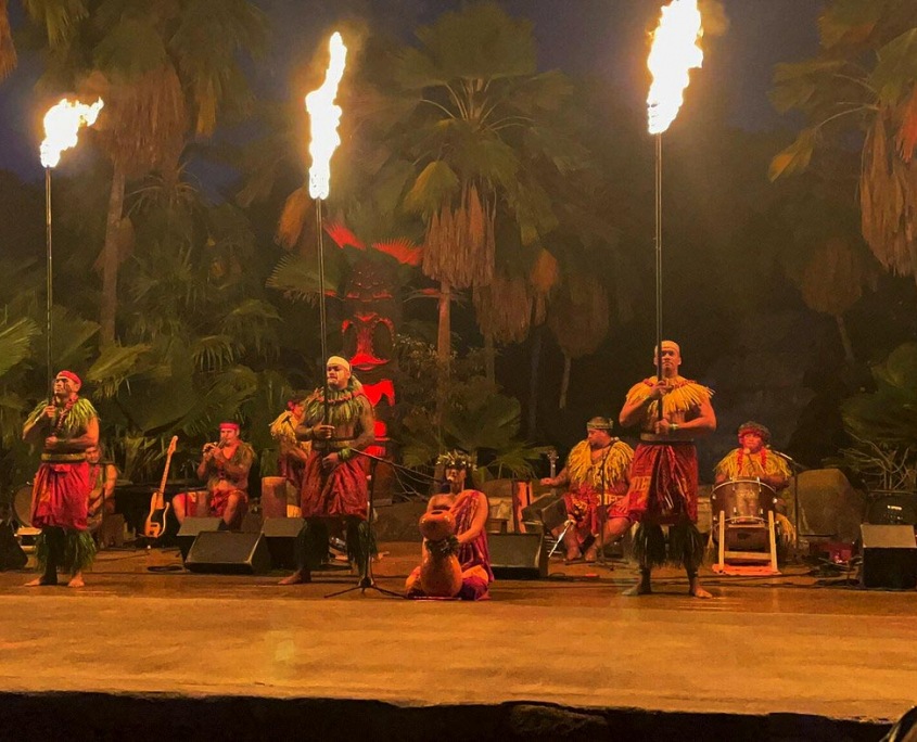 enjoy chief sielu and his tribe of fire twirling tree climbing comedic dynamic polynesian drummers dancers and entertainers chiefs luau