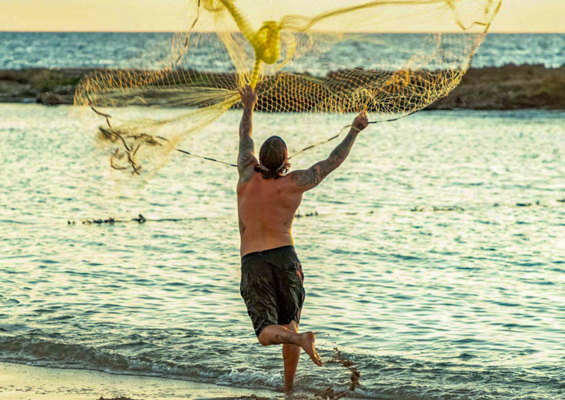 Paradise Cove Luau Net Throwing Demonstration Oahu Slider