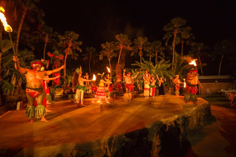 Wetnwild Vendor Chief Luau Fire Dance