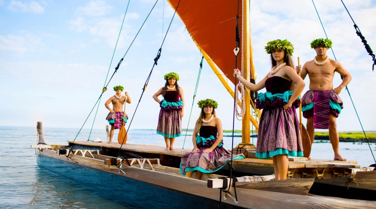 an incredible hawaii luau experience not to be missed hawaii loa luau island breeze