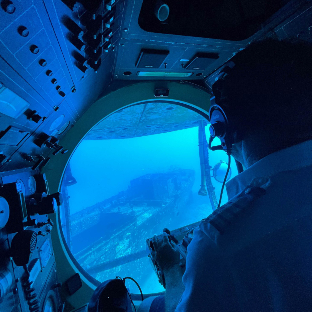 Atlantisadventures Atlantis Submarine Dive Tour View From Inside Slide