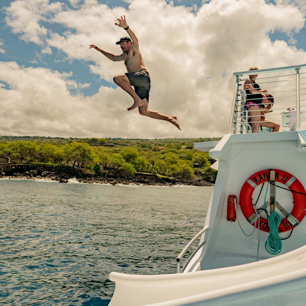 Bodyglovehawaii Hawaii Sunset Dinner Cruise Guest Having Fun