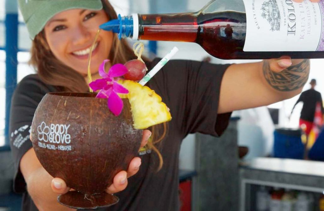 complimentary drink and appetizers at boarding body glove hawaii