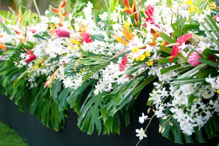hawaii loa luau plantation estate at fairmont orchid island breeze