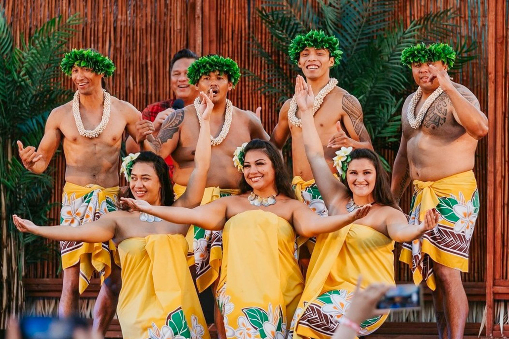 Island Breeze Luau Dancers