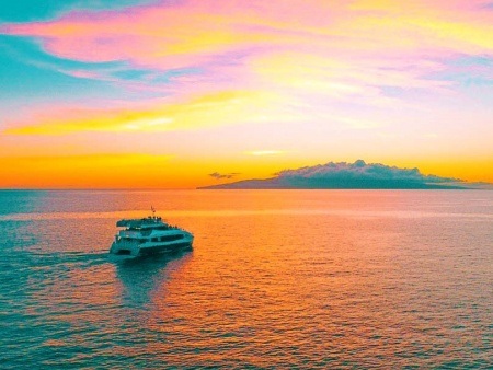 pink sky at night sailors delight calypso maui sunset dinner cruise