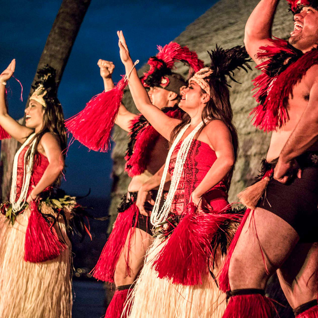 Polynesian Dancers Island Breeze Luau Big Island 