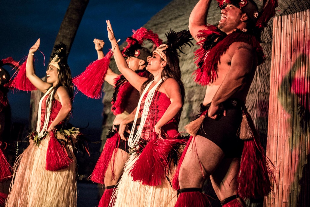 polynesian dancers island breeze luau big island