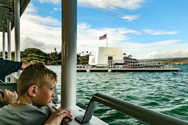 Pearl Harbor Boat Ride Arizona Memorial Visitors Oahu
