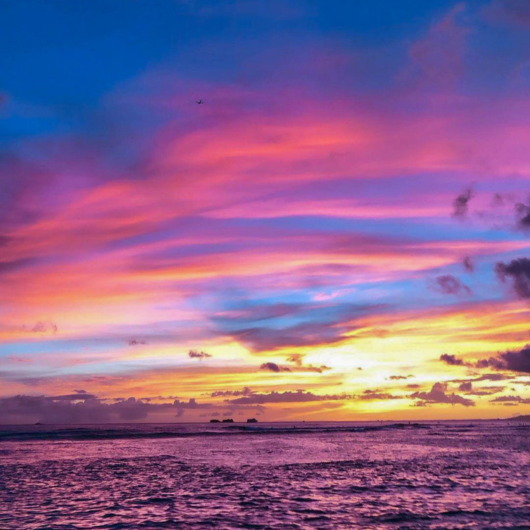 Beautiful Sunset Waikiki Dinner Cruise In A Sailboat Port Waikiki Cruises Port Waikiki Cruises 