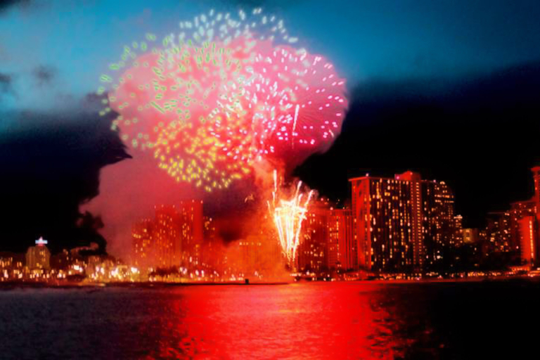 Hawaii Nautical Waikiki Fireworks Dinner Cruise 