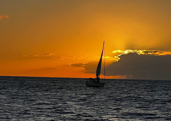 hawaii_nautical_waikiki_fireworks_cruise_slider_1