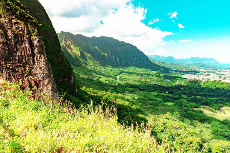 Nuuanu Pali Lookout And Beautiful View Of Koolau Mountains Oahu Feature
