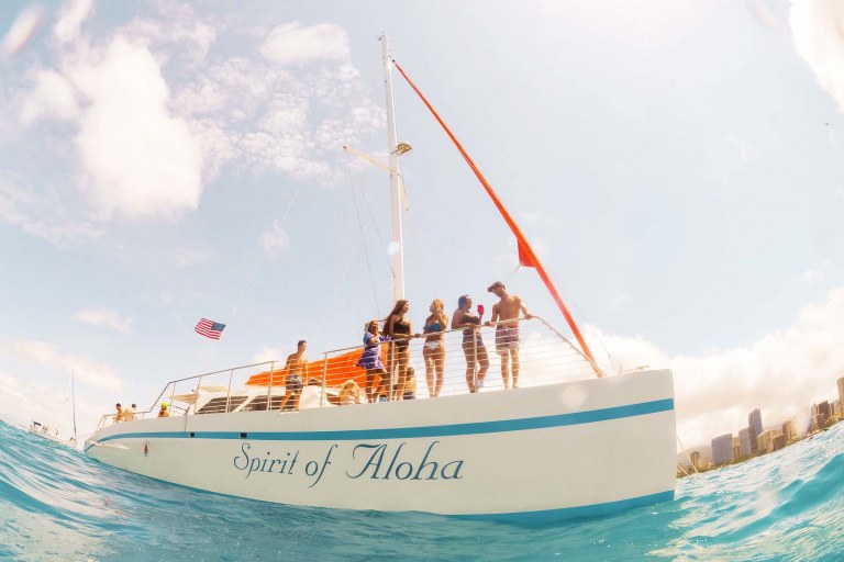 small groups of sailing catamaran port waikiki cruises