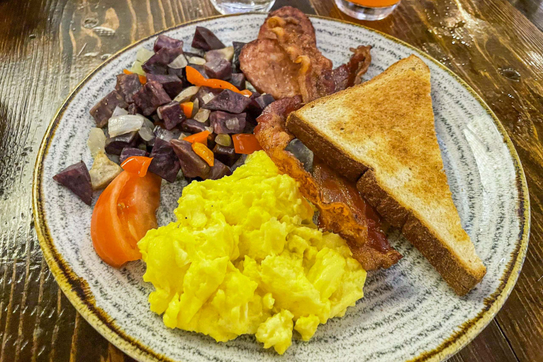 Tropical Plantation Valley Isle Sunrise Breakfast Feature