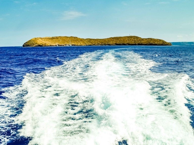 MMolokini Crater and Boat Wake Maui