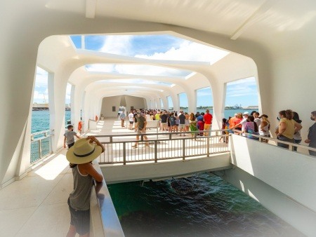 arizona memorial inside visitors and portal pearl harbor oahu