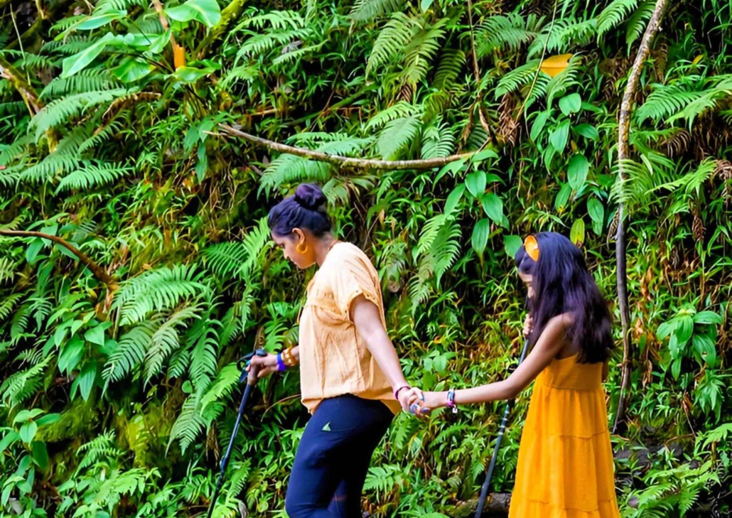 Bikehawaiitours Volcanic Rainforest Hike Mother And Daughter Hking 