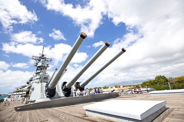 Pearl Harbor U.S.S. Missouri Battleship Cannons