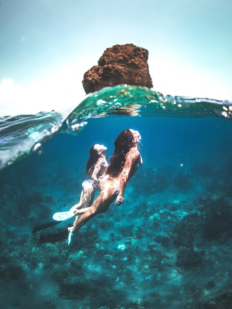 Girls-Enjoy-Lanai-Snorkeling