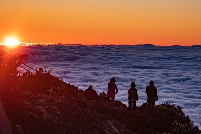 Haleakala Sunrise Visitors Overlook And Clouds Ex Feature