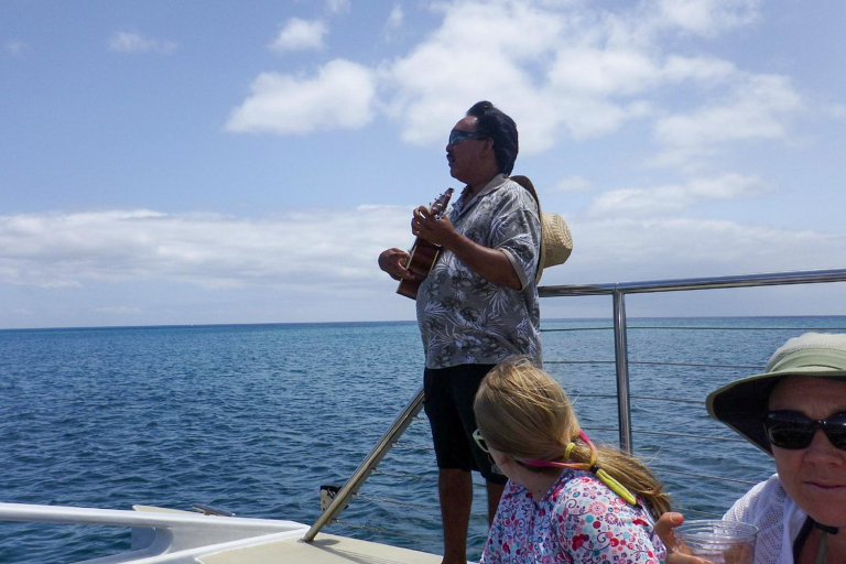 Hawaiinautical Waikik Sunset Cocktail Cruise Local Entertainers