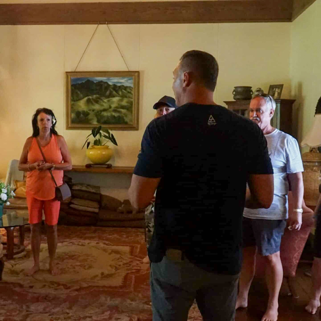 Lunchatmcgarretts Hawaii Five O Tour Sean And Group In Living Room