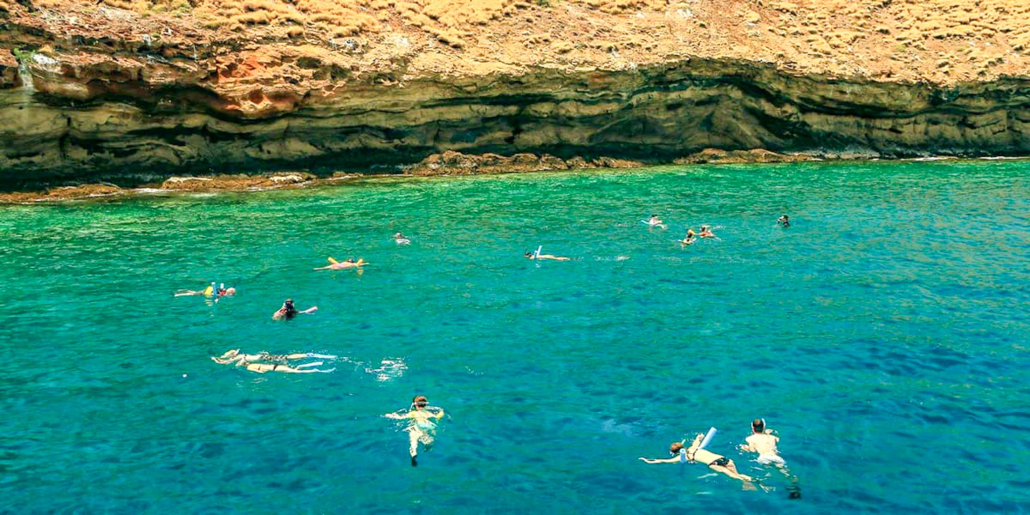 Molokini And Turtle Reef Morning Snorkel Snorkelers At Molokini Crater