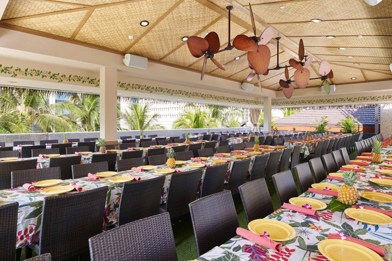Rockahulahawaii Prepare Buffet Table