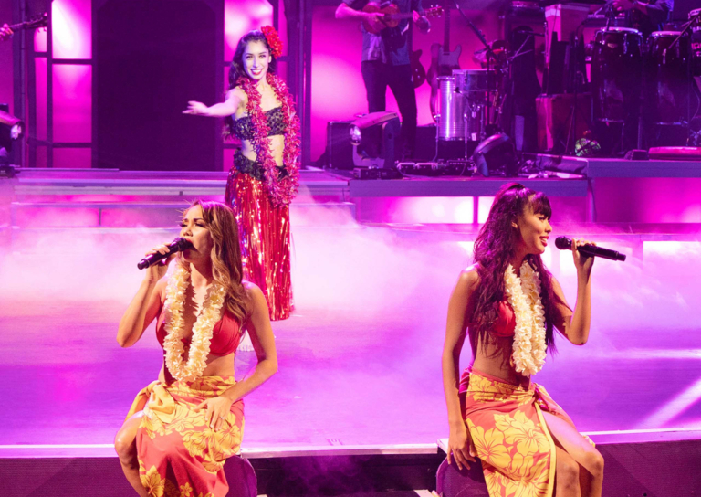 Rockahulahawaii Singing Show 