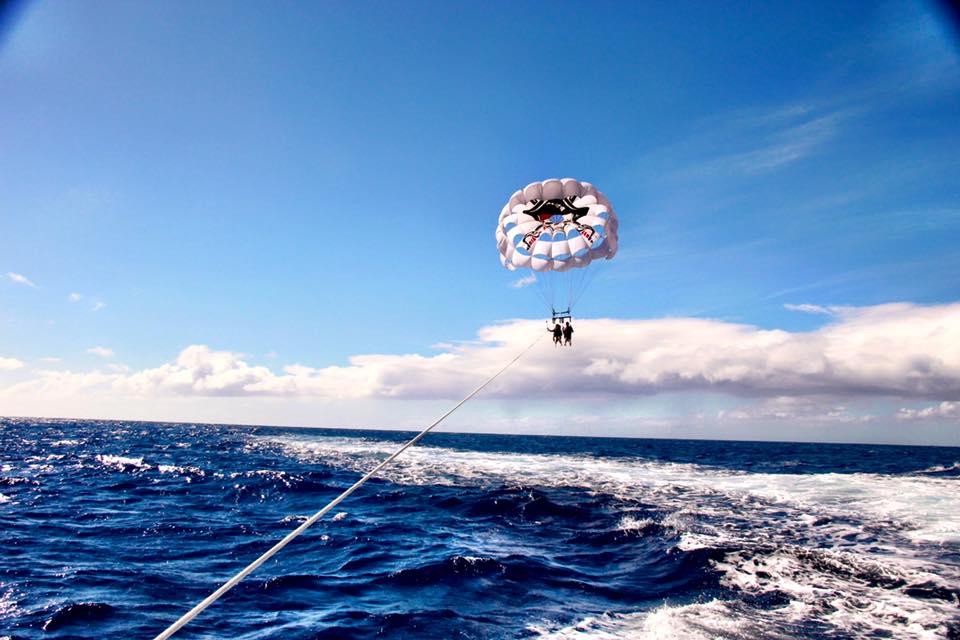 xtreme parasailing over oahu