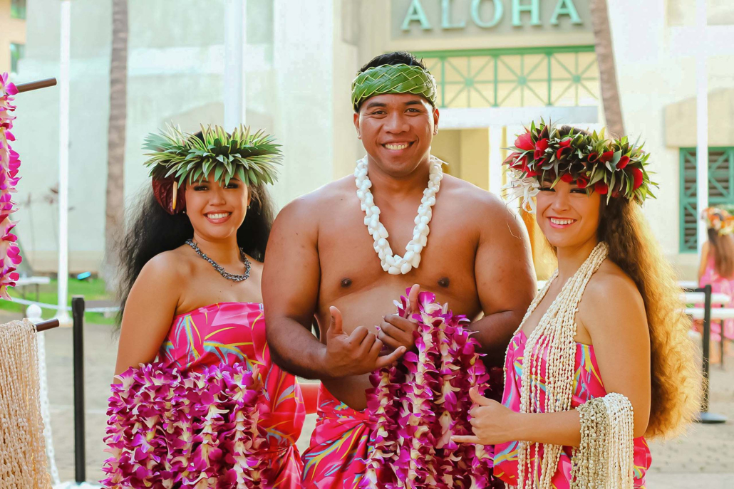 A Shell Lei Greeting Ka Moana Luau Oahu Island 