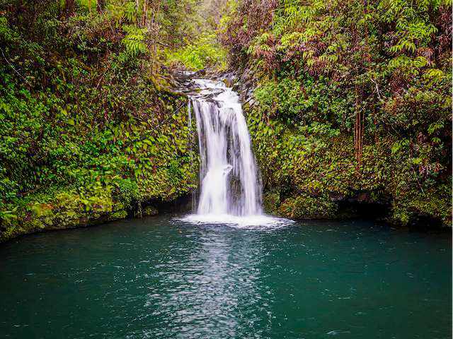 hike maui short waterfalls walk beautiful waterfall