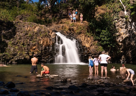 Hikemaui Short Waterfalls Walk Slider Family