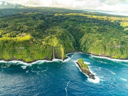 Helicopter Tour Maui Road to Hana Ocean Cliffs Waterfall