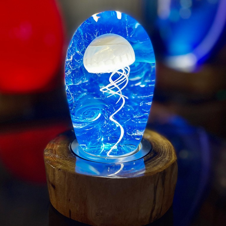 jellyfish-dim-4.5-in-tall-by-2-3-4-in-wide Jellyfish Dim Wide