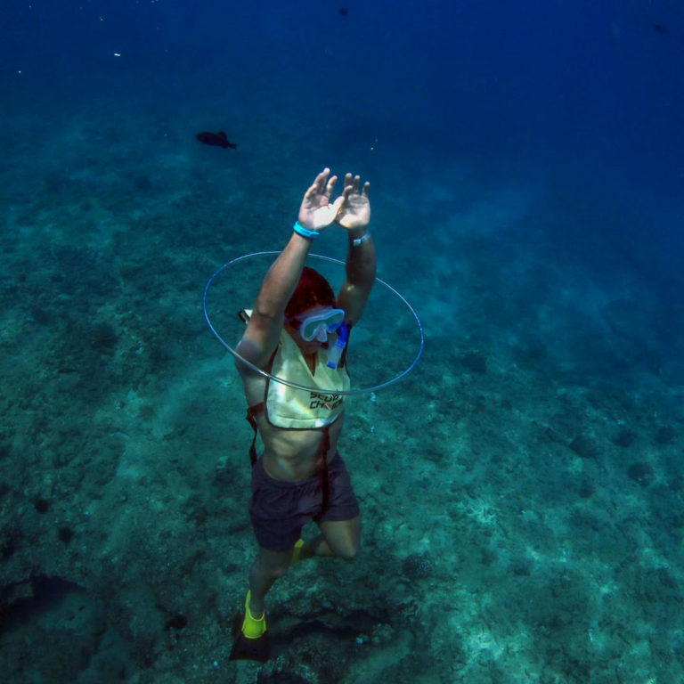 Oceanjoycruises Morning Afternoon Waianae Snorkel Cruise Man Perform