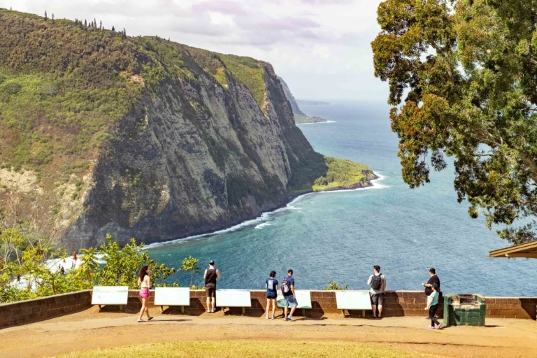 Waipio Valley Lookout Visitors and Signs Big Island Waipio Valley Lookout Visitors and Signs Big Island