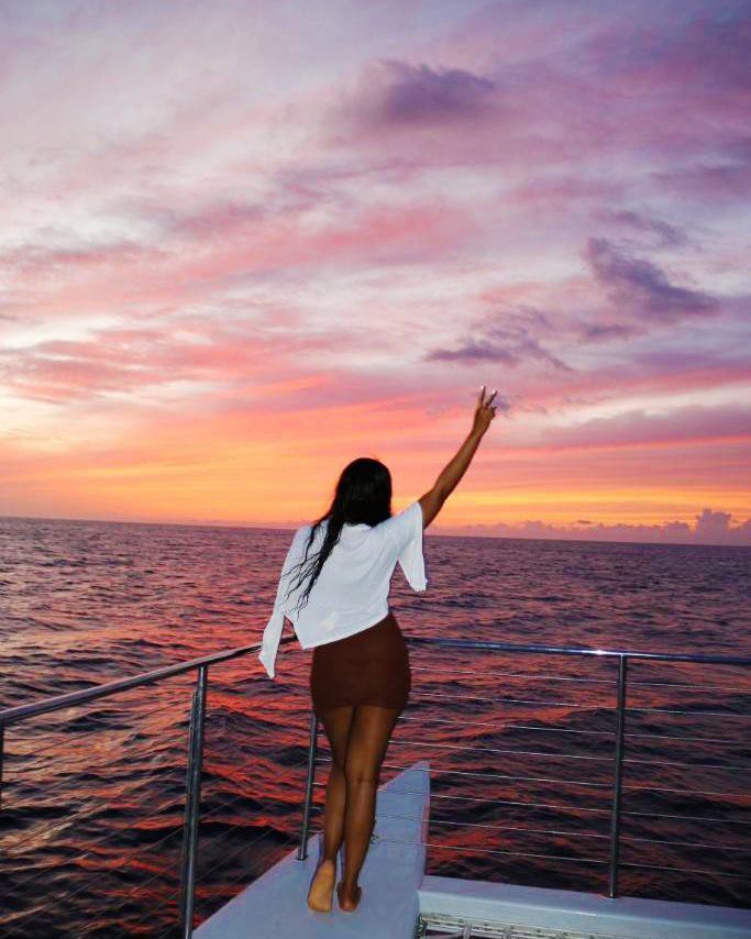 an iconic hawaiian sunset ocean joy cruises oahu hawaii