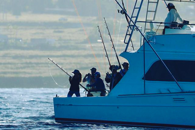 Bitemesportfishing Shared Sportfishing Adventure Tour Group People Fishing