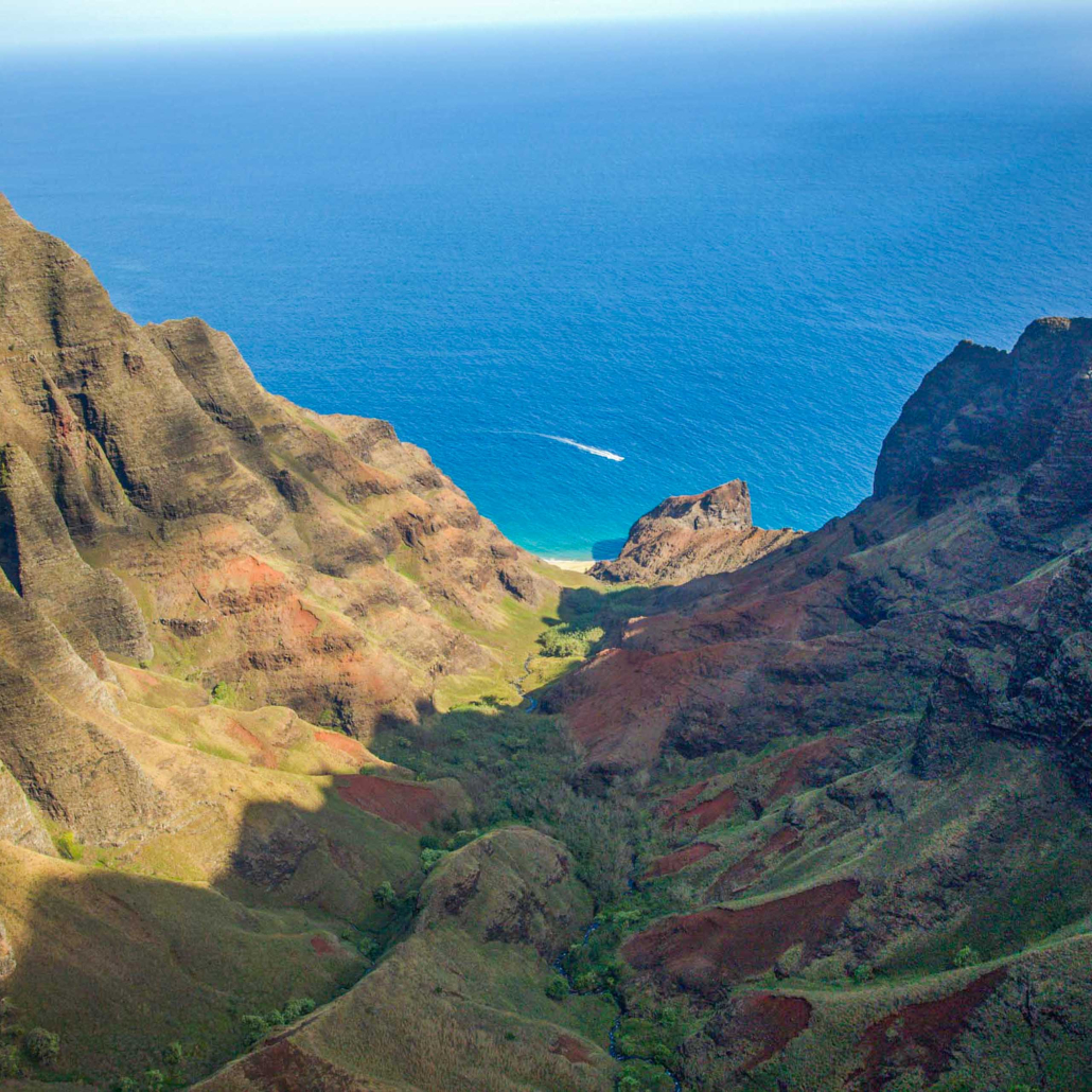 Na Pali Boat Tour Overview