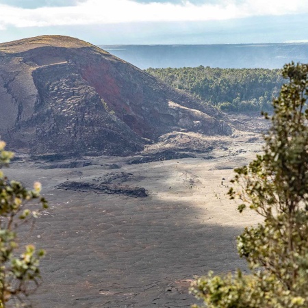 Bigisland Deluxe Volcano Experience Tour Feature Volcano National Park Kilauea Iki Overlook