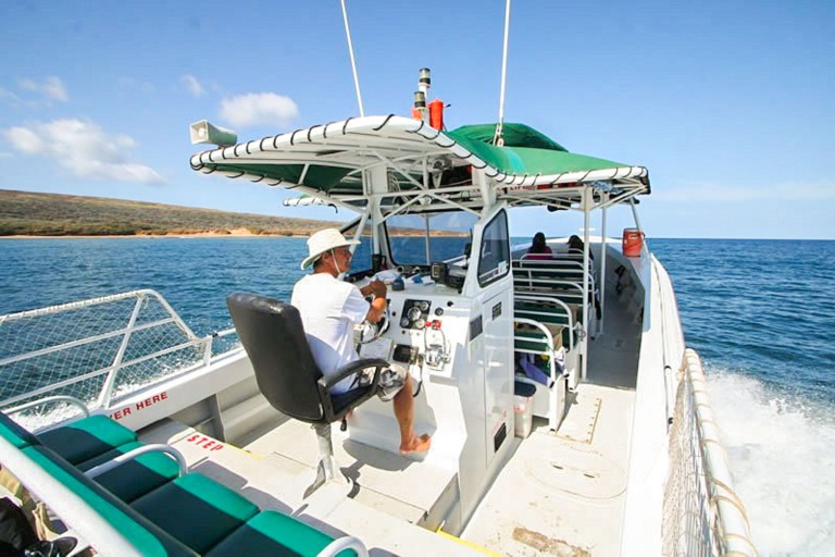Kaanapaliocenaadventures Half Day Lanai Snorkeling Tours Feature Fantasic Crew