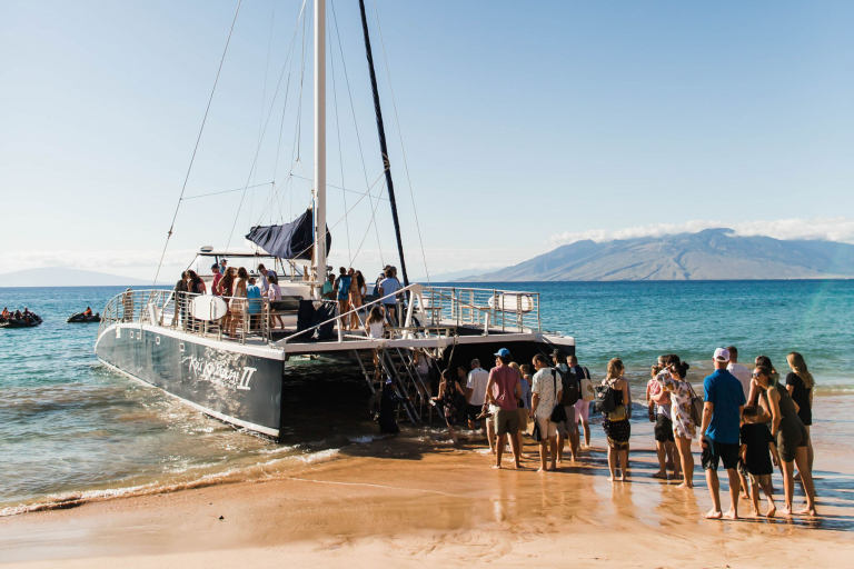 Kaikanani Sunrise Deluxe Snorkel Snorkel Boat Guests