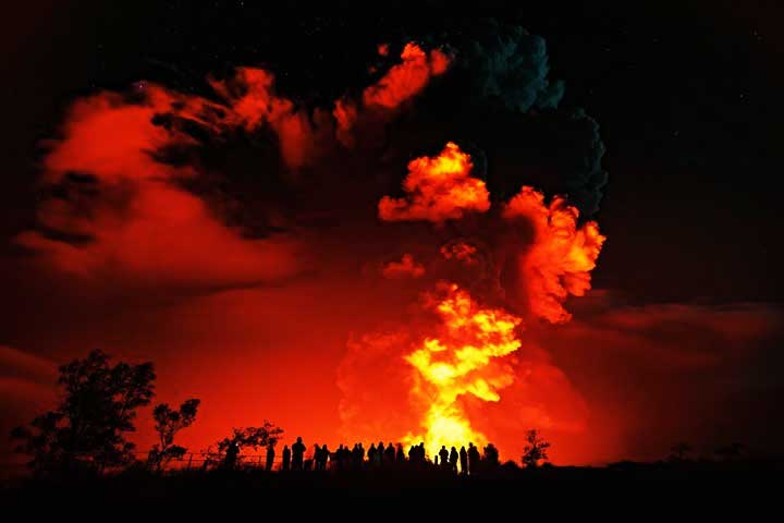 see the volcano glow at night kailani tours hawaii big island