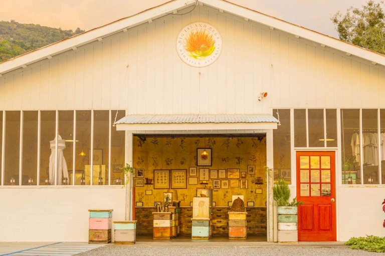 wasabi tours hawaii kona farm museum exterior