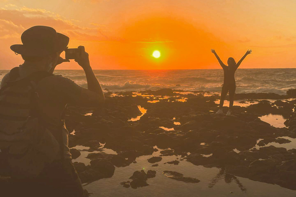 Bluehawaiiphototours Oahu Sunrise Photo Tour Couple Capture Sunrise 